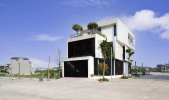 Anh Thơm - Chị Trân nhà quận 2